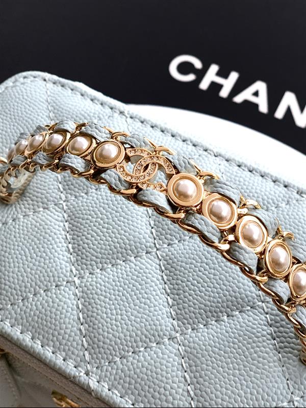 2026127215529853 580